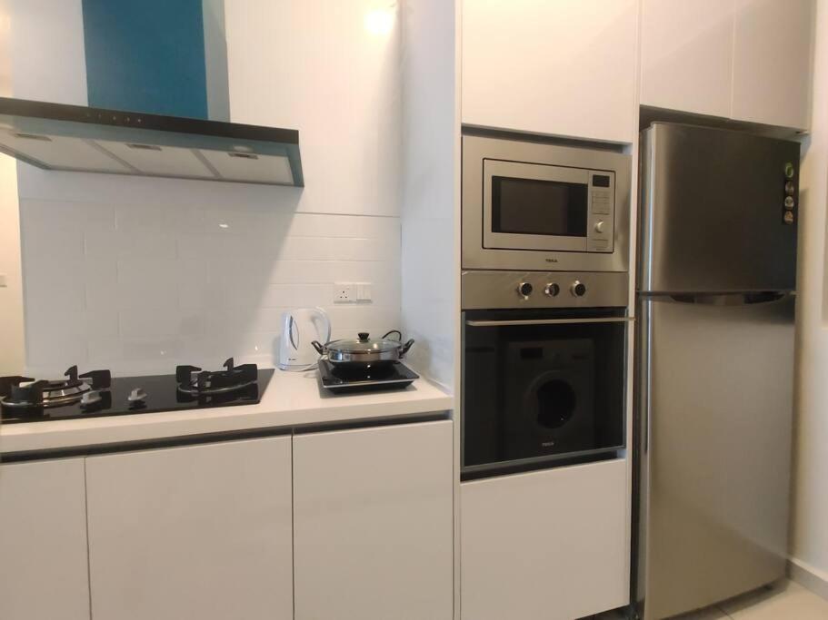 Pangsapuri New Modern View 2br For 10pax 无敌美景两房民宿 Beacon Executive *